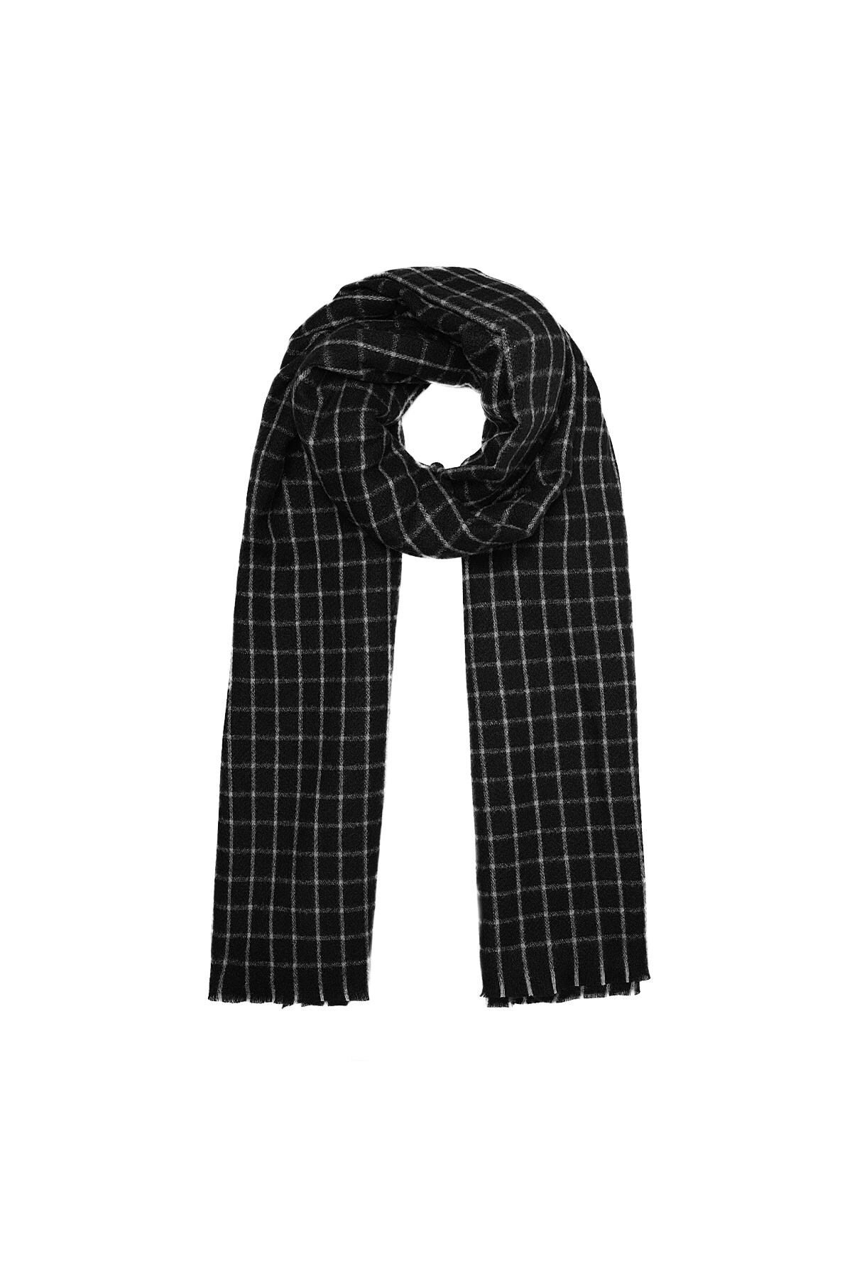 Black and white checkered winter scarf Acrylic h5 